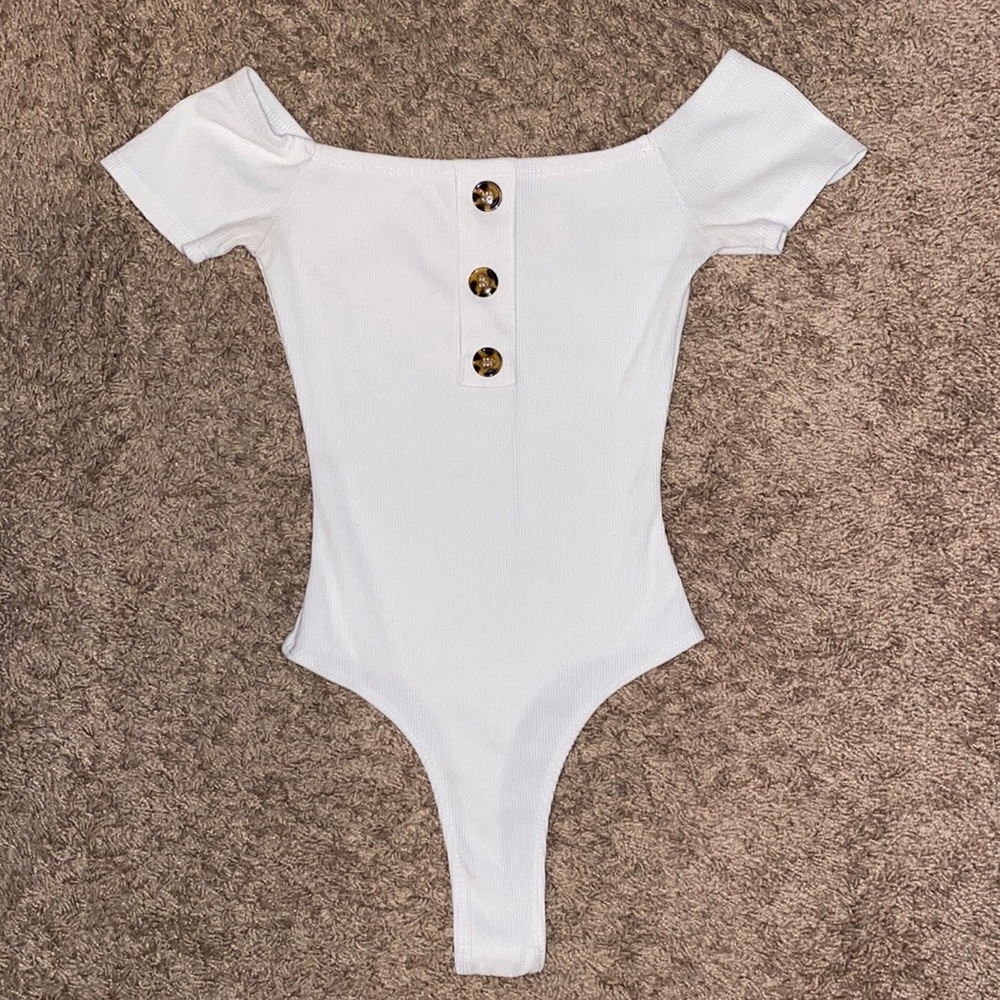 Off the shoulder bodysuit with buttons